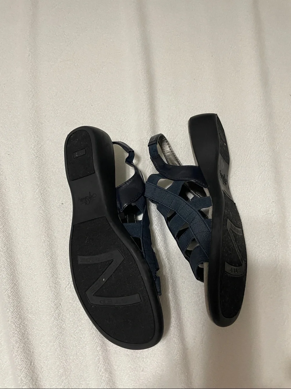 Life Stride Navy Strappy Elastic Band Women's Sandals